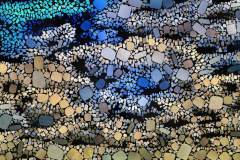 Farbiges Mosaik, bestehend aus vielen kleinen, unregelmäßig geformten Steinchen. Farbiges Mosaik, bestehend aus vielen kleinen, unregelmäßig geformten Steinchen.